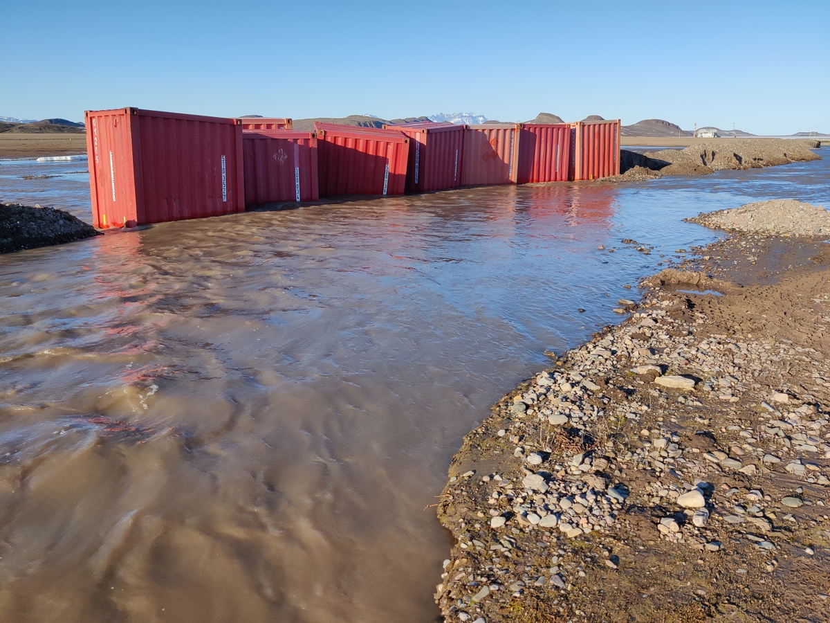 Dæmning på Station Mestersvig i Grønland